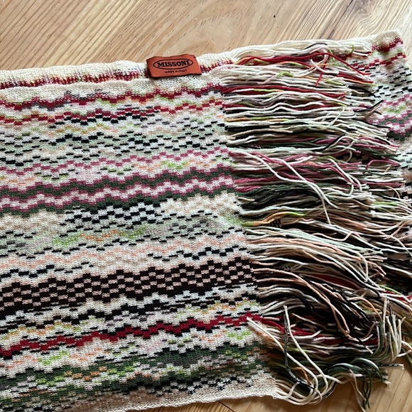 MISSONI.    Neck scarf. Made in Italy.    Beautiful - Picture 2 of 4